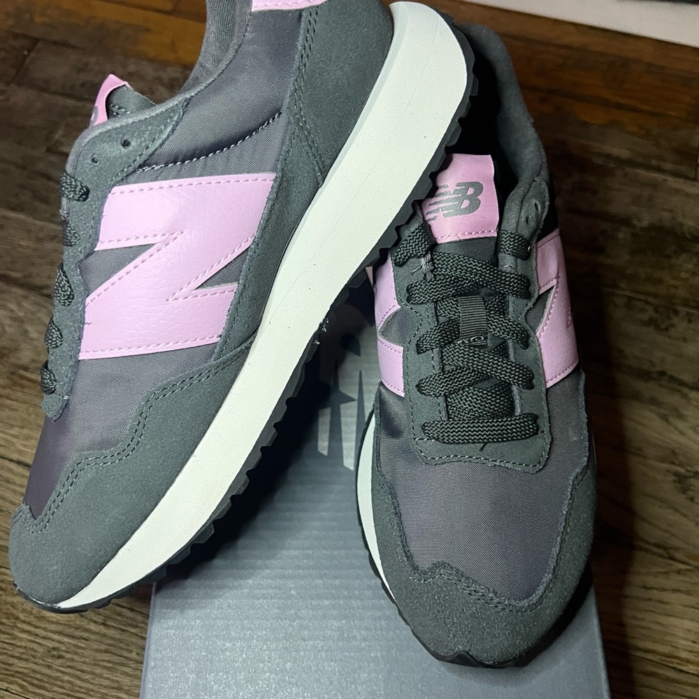 New Balance Black and Pink Retro Runner Sneakers - Picture 4 of 6